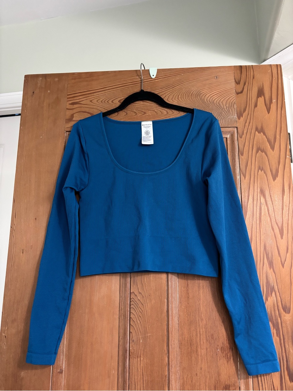 Athleta Blue Scoop Neck Long Sleeve Crop Top Size M